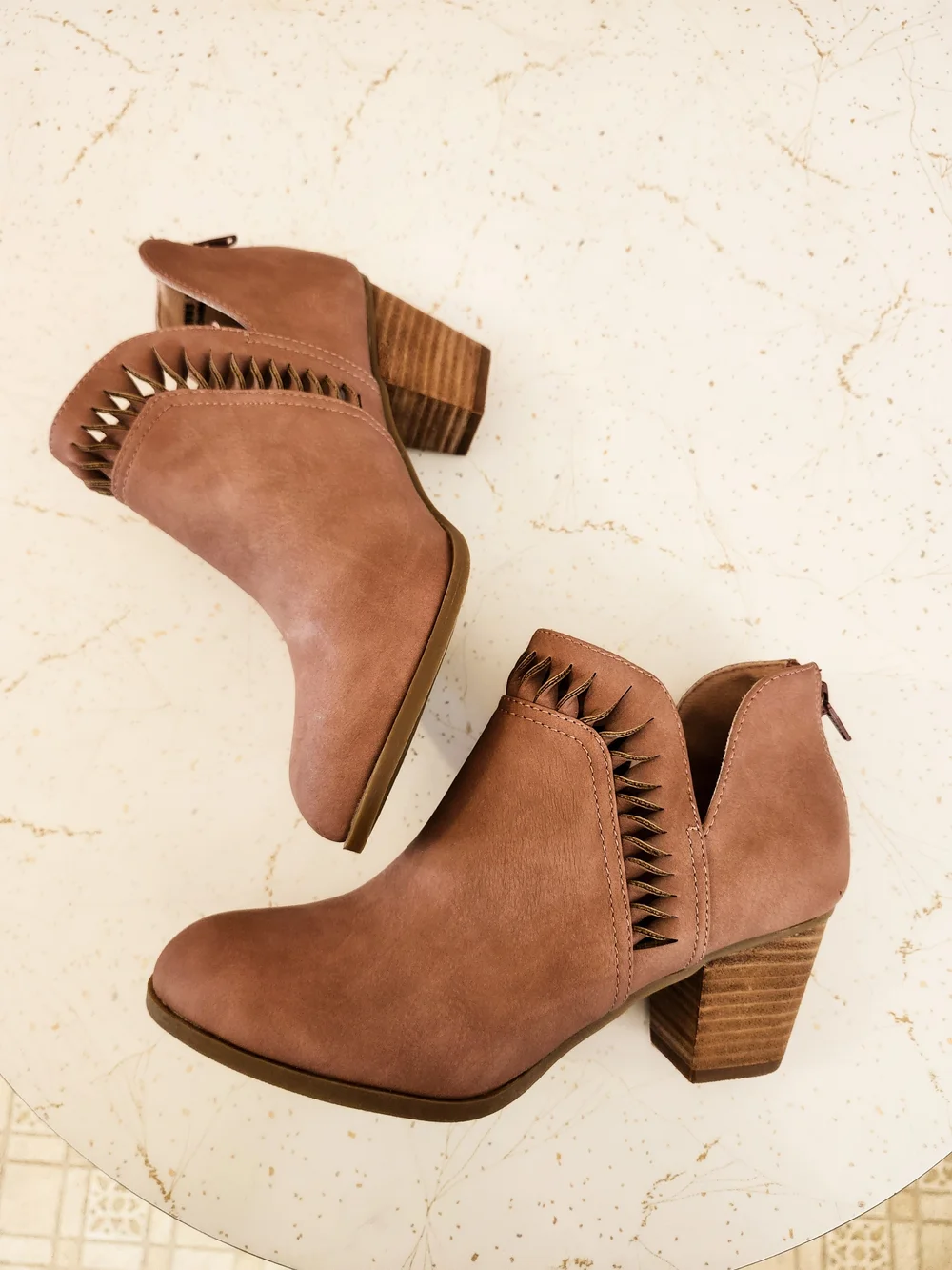 Dolce Vita Women's Dusty Rose Leather Ankle Booties Size 7 Fringe Cutout Block